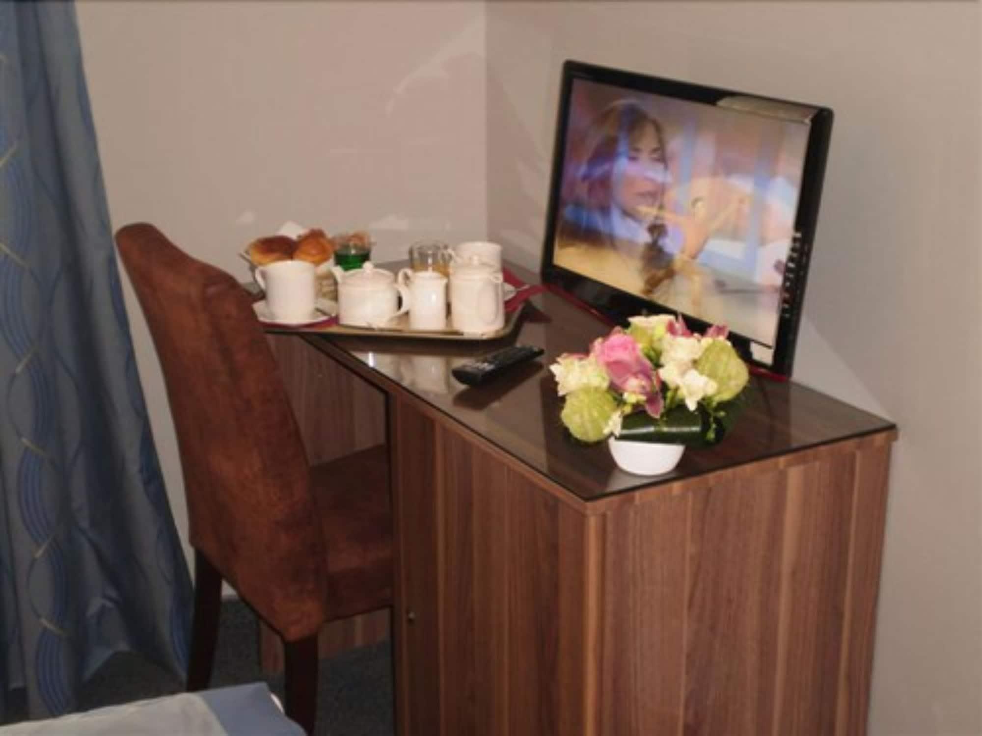 Hotel Capitole Beausoleil Dış mekan fotoğraf