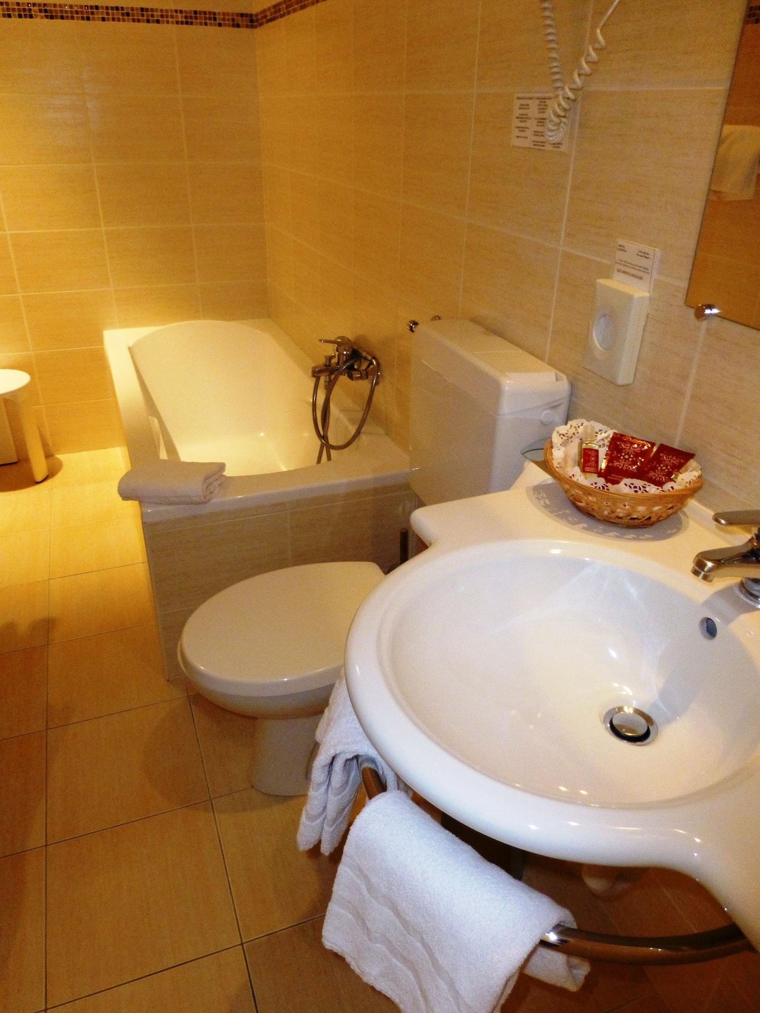 Hotel Capitole Beausoleil Dış mekan fotoğraf