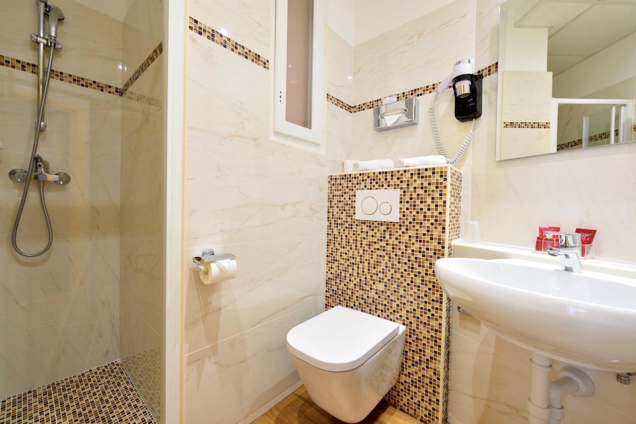 Hotel Capitole Beausoleil Dış mekan fotoğraf