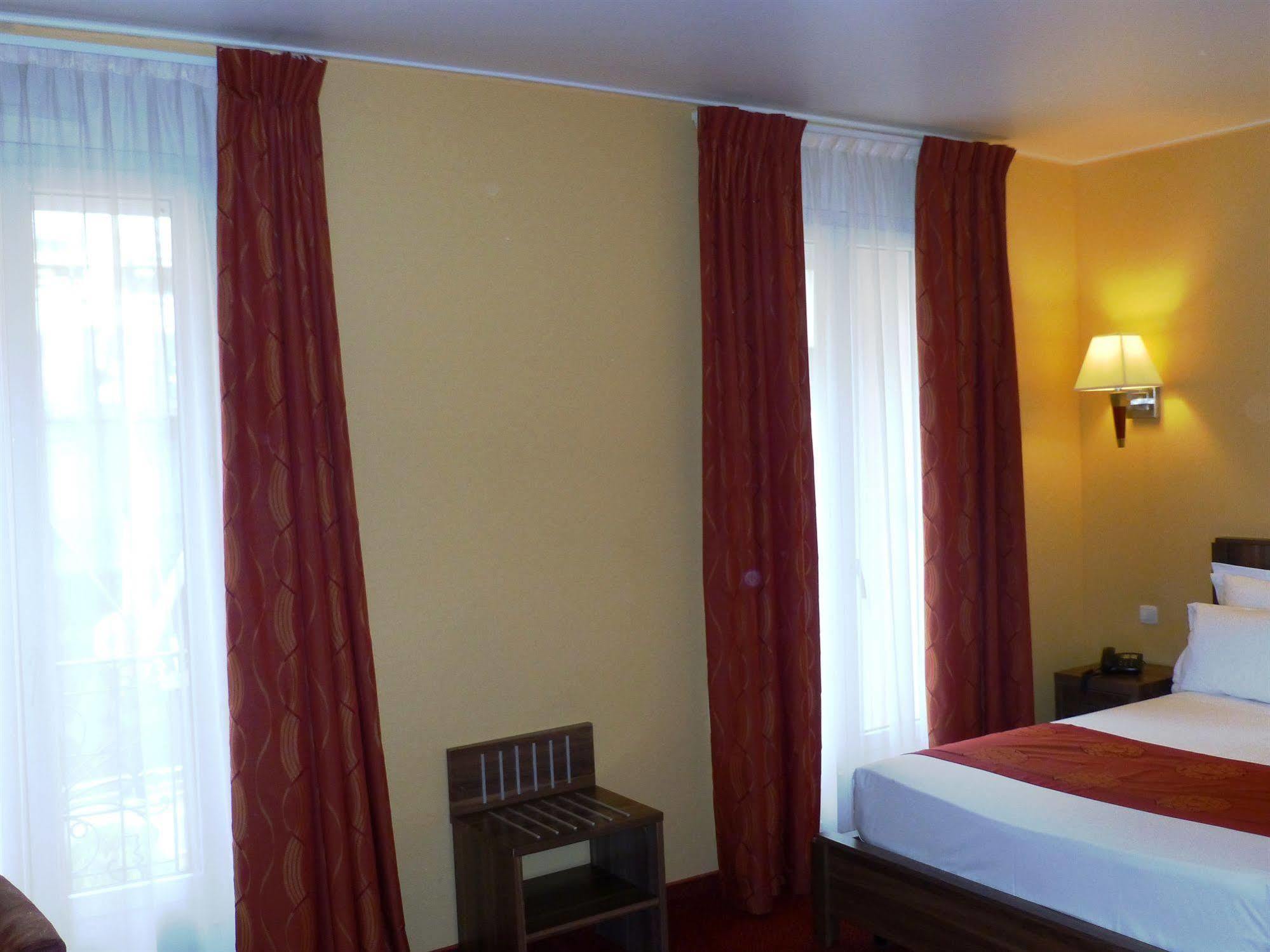 Hotel Capitole Beausoleil Dış mekan fotoğraf