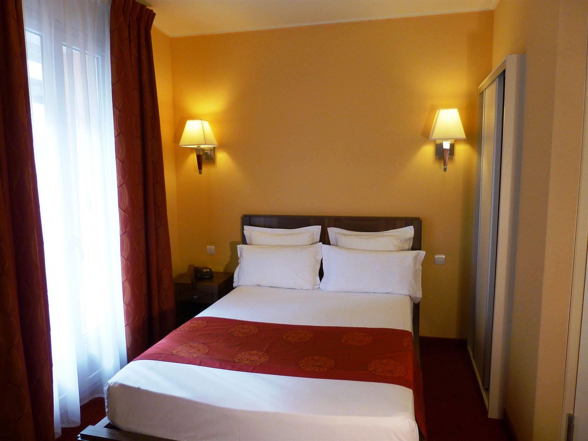 Hotel Capitole Beausoleil Dış mekan fotoğraf