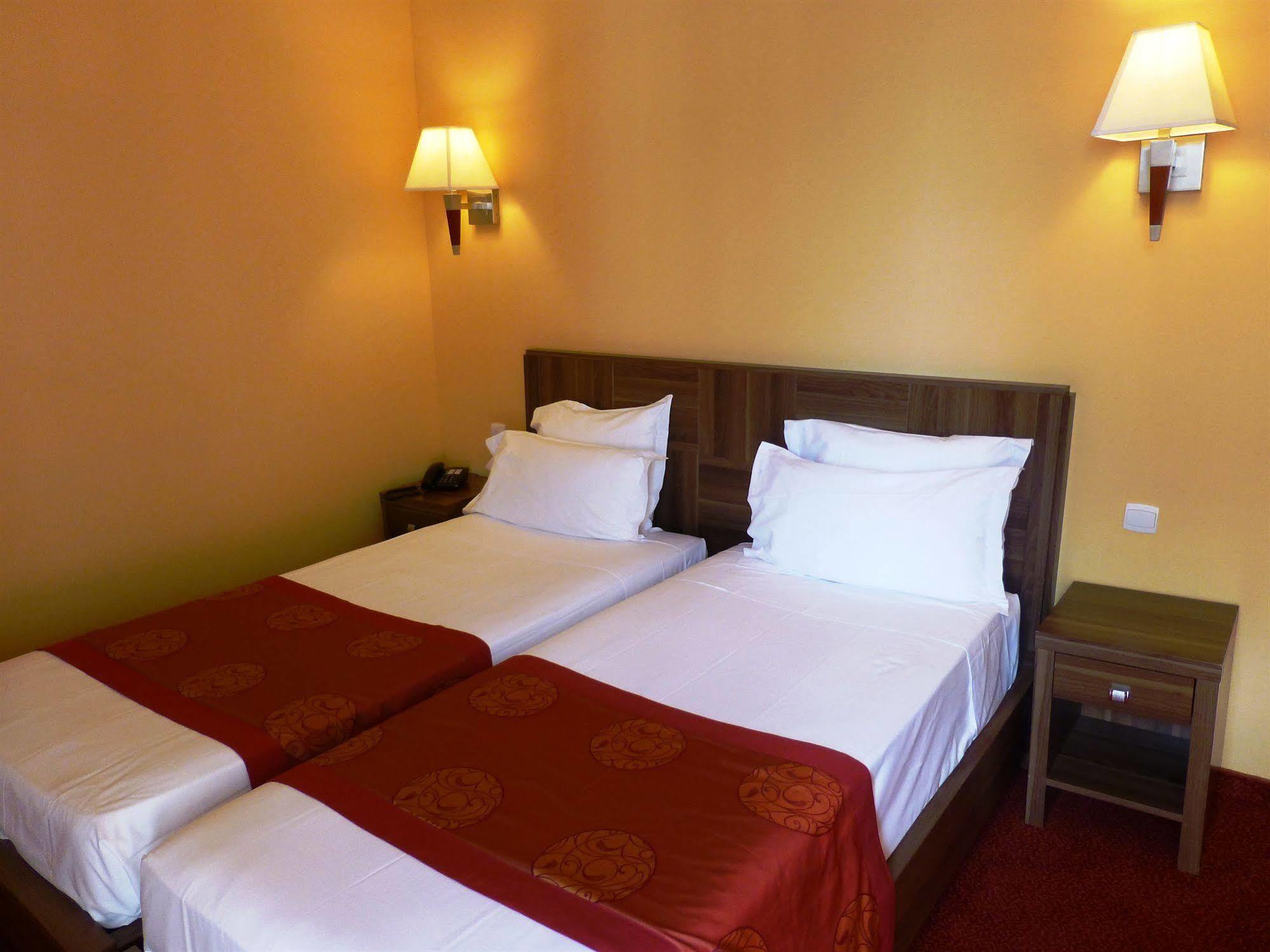 Hotel Capitole Beausoleil Dış mekan fotoğraf