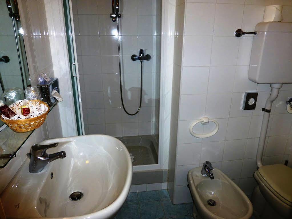 Hotel Capitole Beausoleil Dış mekan fotoğraf